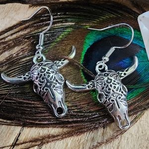 Cow Skull Earrings Cowboy earrings Carved Longhorn Steer Head Bull earrings